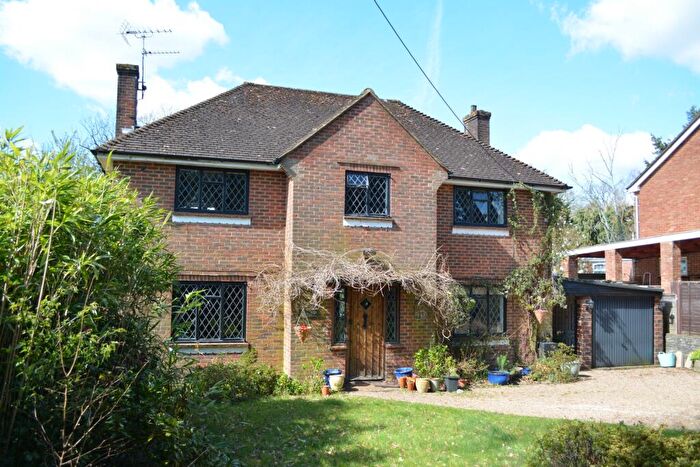 4 Bedroom House For Sale In Tinsley Lane, Three Bridges, RH10