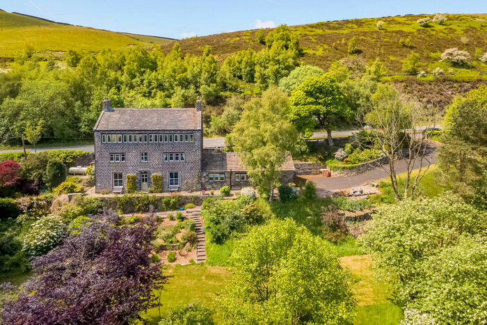 4 Bedroom Detached House For Sale In Standedge Road, Diggle, Saddleworth, OL3