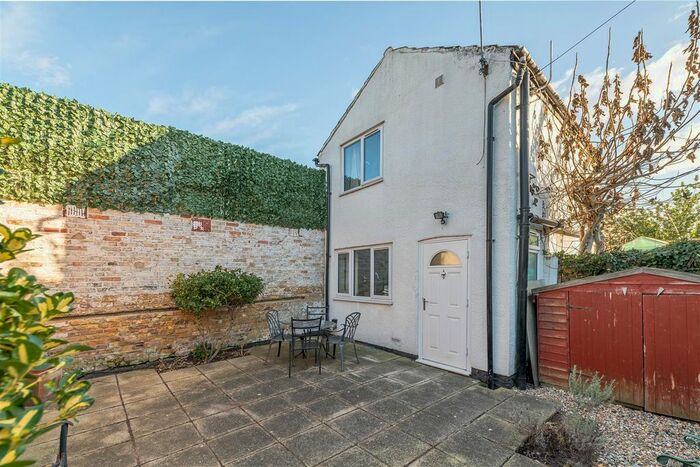 2 Bedroom Detached House To Rent In St. Johns Road, London, E17