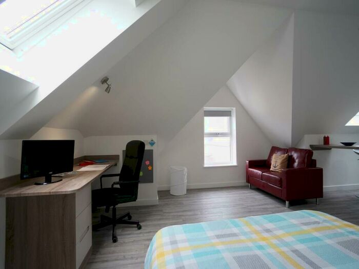 Studio To Rent In College Road, Bangor, Gwynedd, LL57