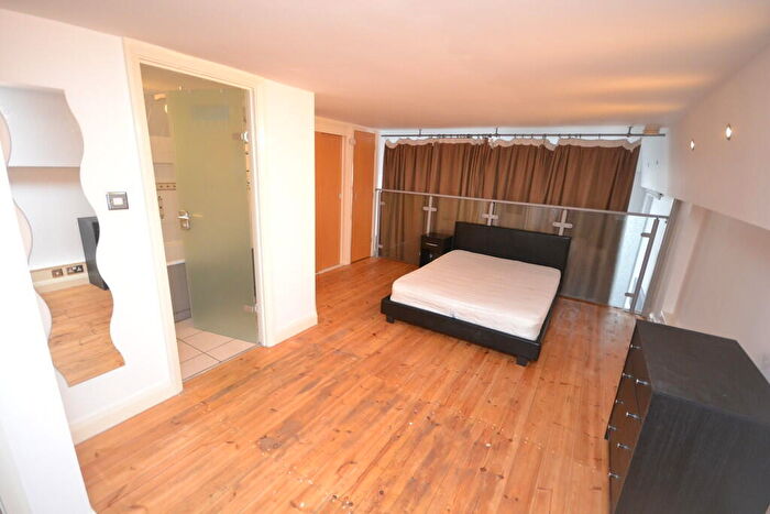 2 Bedroom Apartment To Rent In Crusader House, City Centre, NG1