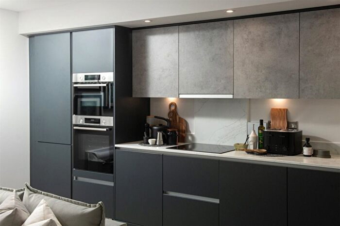 2 Bedroom Flat For Sale In Caversham Road, Reading, RG1