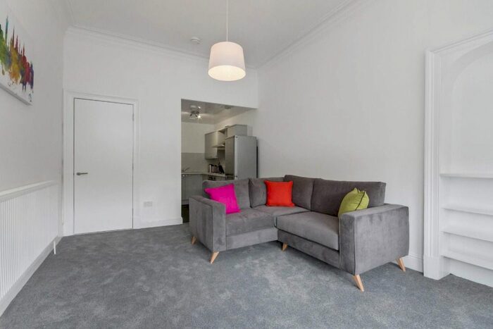 2 Bedroom Flat To Rent In Airlie Street, Hyndland, Glasgow, G12