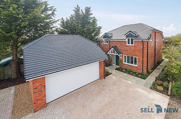 4 Bedroom Detached House For Sale In **Like New** Bedford Road, MK44
