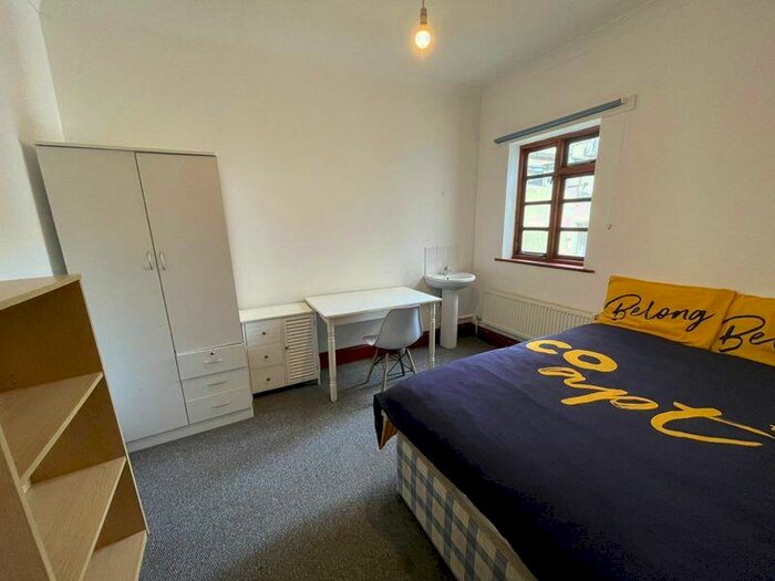 5 Bedroom Terraced House To Rent In Brading Road, Brighton, BN2