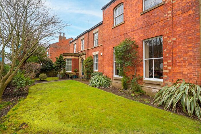 2 Bedroom Flat For Sale In Harrogate Road, Chapel Allerton, Leeds, LS7