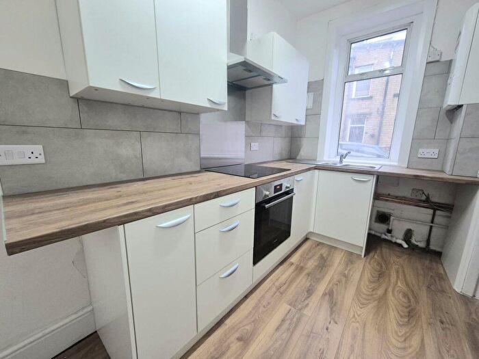 3 Bedroom House To Rent In Hanover Street, Sowerby Bridge, HX6