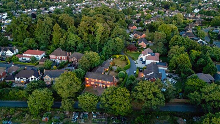 6 Bedroom Detached House For Sale In Eghams Close, Knotty Green, Beaconsfield, Buckinghamshire, HP9