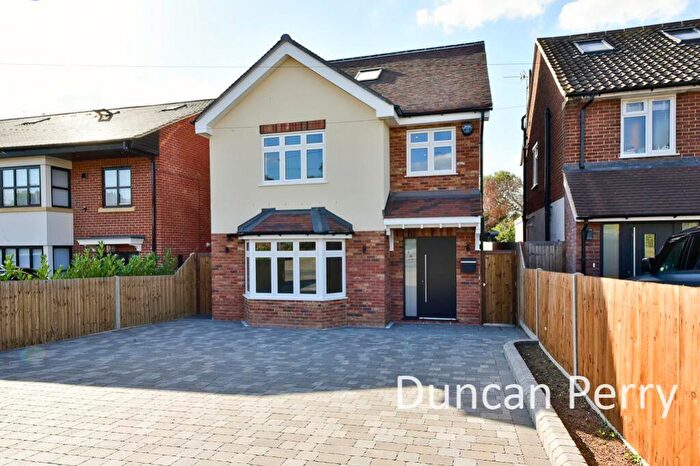 4 Bedroom Detached House For Sale In Bluebridge Road, Brookmans Park, AL9