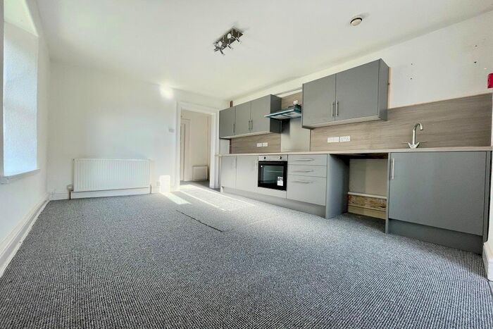 2 Bedroom Flat To Rent In Brook Street, Tavistock, PL19