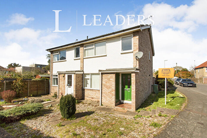 3 Bedroom Semi-Detached House To Rent In Enniskillen Road, Cambridge, CB4