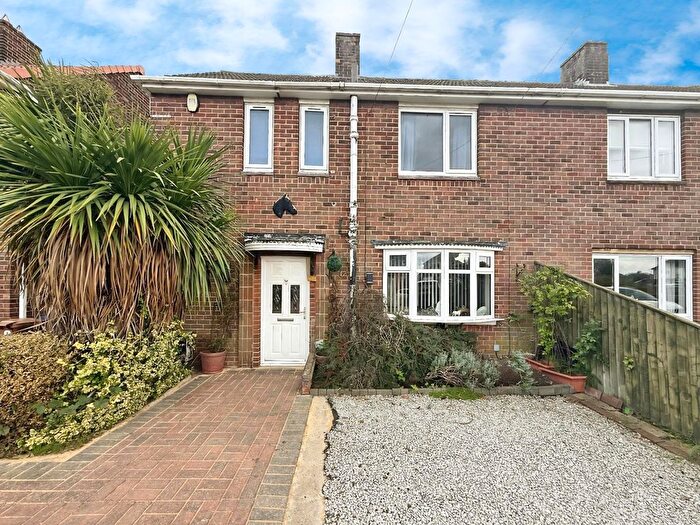 3 Bedroom Semi Detached House For Sale In Laceby Road, Grimsby, Lincolnshire, DN34