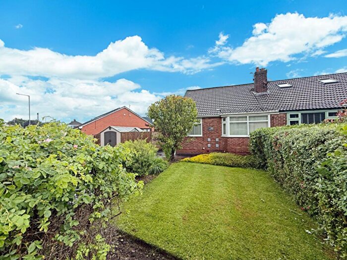 2 Bedroom Semi-Detached Bungalow For Sale In Wigan Road, Bolton, BL3