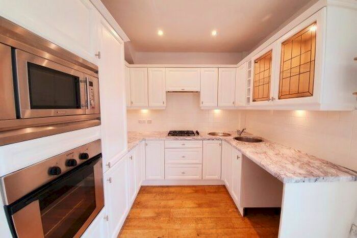 2 Bedroom Property To Rent In Halliwell Crescent, Sheffield, S5