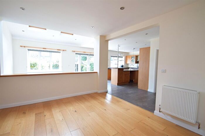 5 Bedroom Semi-Detached House To Rent In Albury Drive, Pinner, HA5