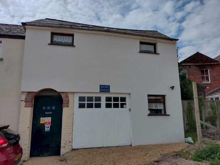 2 Bedroom Terraced House To Rent In High Street, PE12