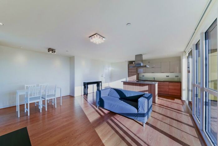 3 Bedroom Apartment To Rent In The Panoramic, Hay Currie Street, Poplar, E14