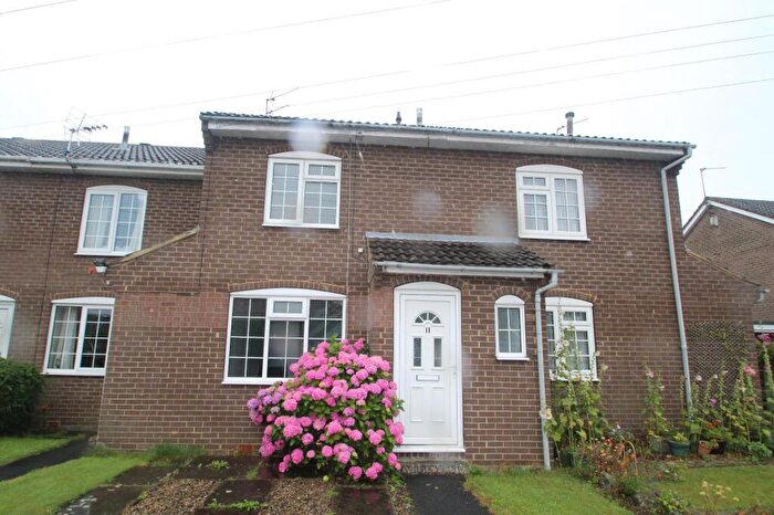 2 Bedroom House To Rent In Dove Close, Wetherby, West Yorkshire, LS22