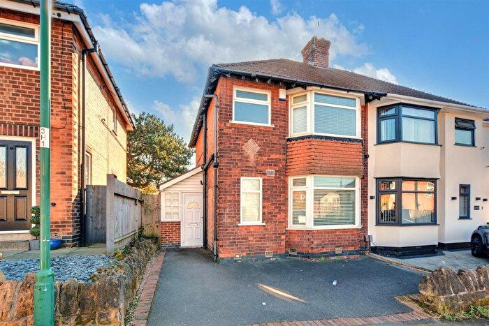 2 Bedroom Semi Detached House For Sale In Hadbury Road, Nottingham, NG5