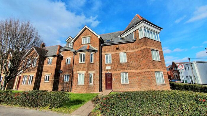 2 Bedroom Flat To Rent In Ashley Road, Poole, BH14