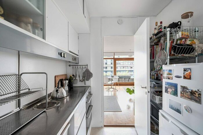 Studio To Rent In Bryer Court, Barbican, London, EC2Y