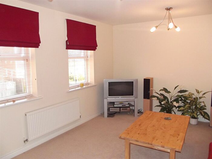 2 Bedroom Property To Rent In Hucknall, Nottingham, NG15