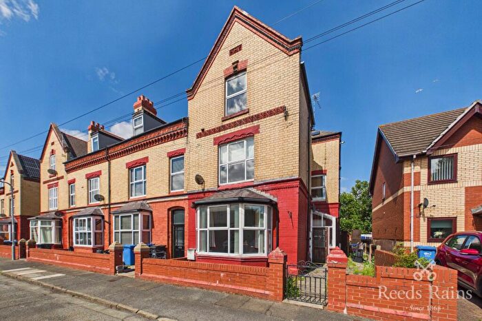 3 Bedroom Apartment For Sale In Victoria Avenue, Rhyl, Denbighshire, LL18