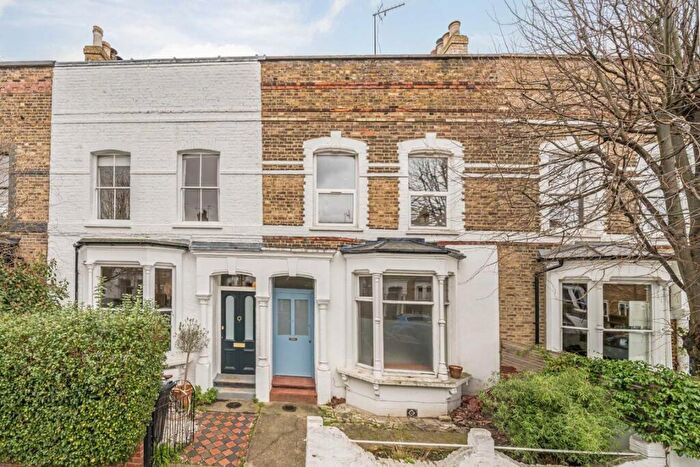 3 Bedroom Terraced House For Sale In Bayston Road, Stoke Newington, N16
