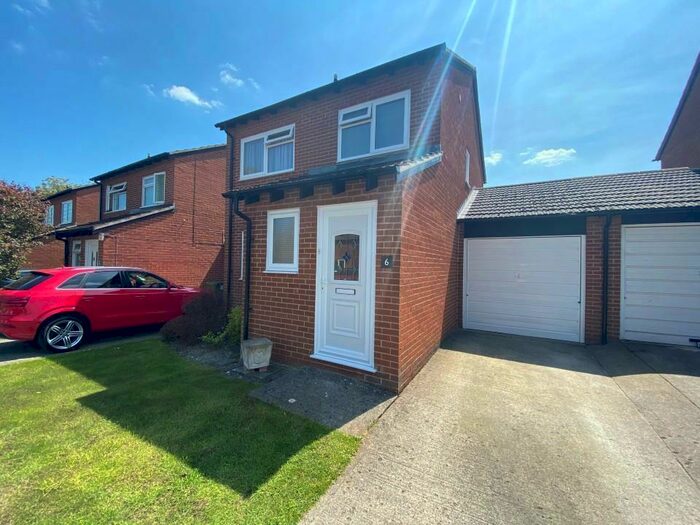 3 Bedroom Link Detached House To Rent In Balmoral Road, Didcot, Oxfordshire, OX11