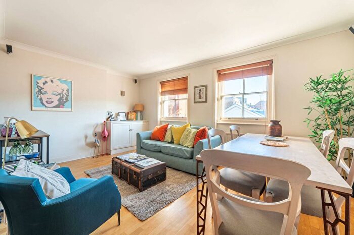 1 Bedroom Maisonette For Sale In Monmouth Rd, Notting Hill, London, W2