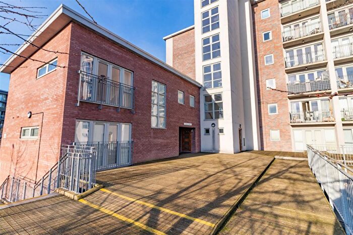 2 Bedroom Flat To Rent In North West Side, Gateshead, NE8