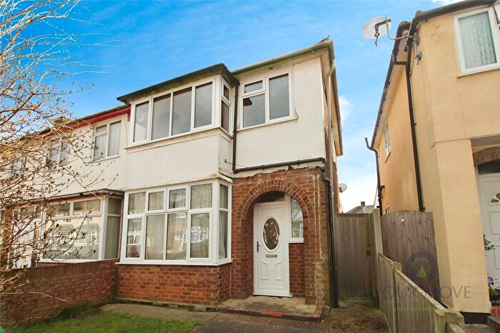3 Bedroom End Of Terrace House To Rent In Hazelwood Road, Bedford, Bedfordshire, MK42
