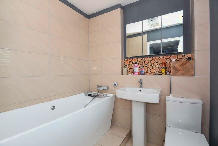 2 Bedroom End Of Terrace House To Rent In Banbury, Oxfordshire, OX16