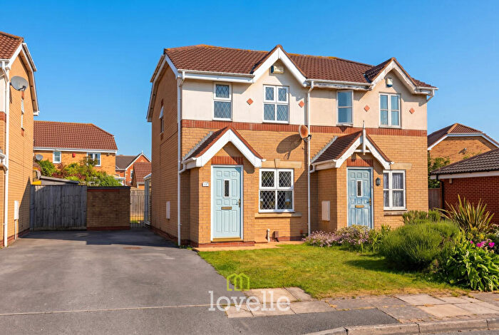 2 Bedroom Semi Detached House For Sale In Hampstead Park, Scartho Top, Grimsby, DN33