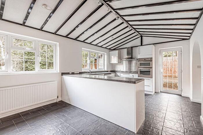 4 Bedroom Detached House To Rent In Loughton, IG10