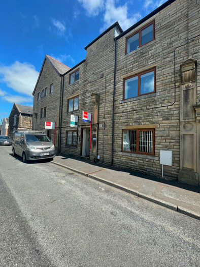 2 Bedroom Apartment To Rent In Allendale Court, BB12