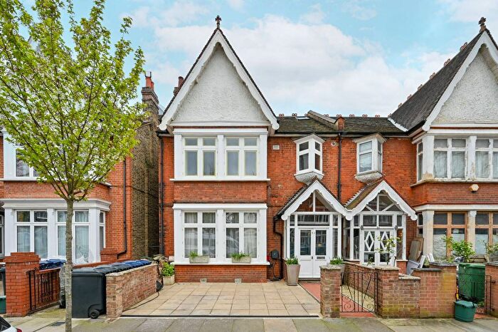 2 Bedroom Flat To Rent In Craven Avenue, Ealing, London, W5