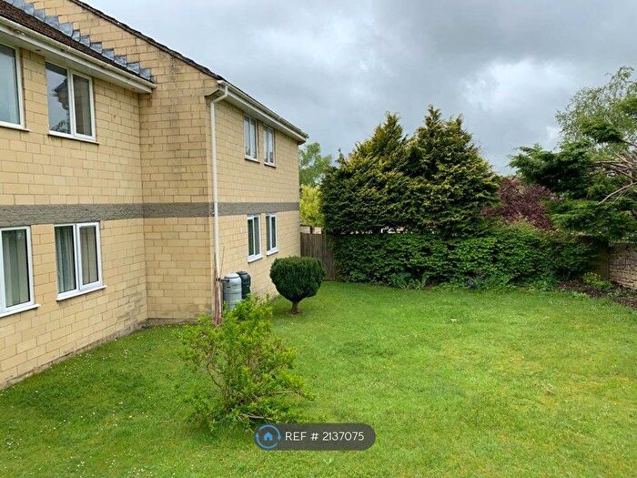 2 Bedroom Flat To Rent In Greenway Court, Bath, BA2