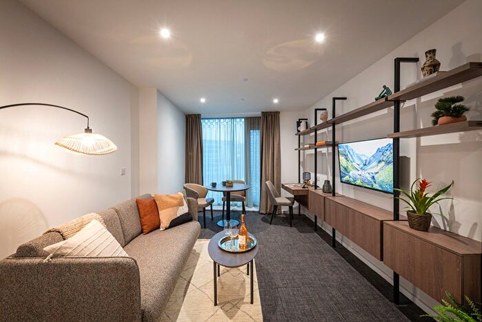 1 Bedroom Flat To Rent In Botanic Avenue, Manchester, Greater Manchester, M15