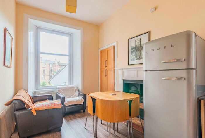 4 Bedroom Flat To Rent In Hope Park Crescent Sciennes, EH8