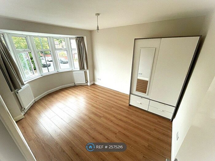 2 Bedroom Flat To Rent In St. Edmunds Road, London, N9