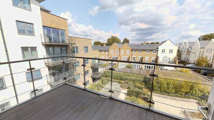 2 Bedroom Flat To Rent In Roehampton Lane, Emerald Square, Roehampton, SW15