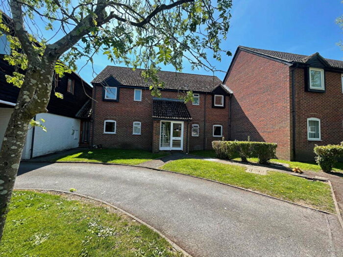 1 Bedroom Flat To Rent In Eeklo Place, Newbury, RG14