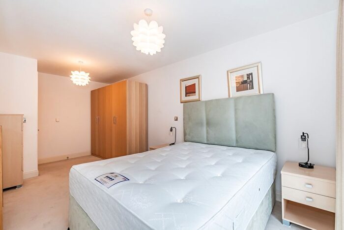 1 Bedroom Flat To Rent In Vauxhall Bridge Road, London, SW1V