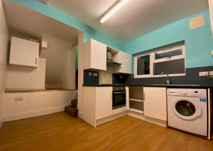 1 Bedroom Flat To Rent In Lea Bridge Road, London, E10