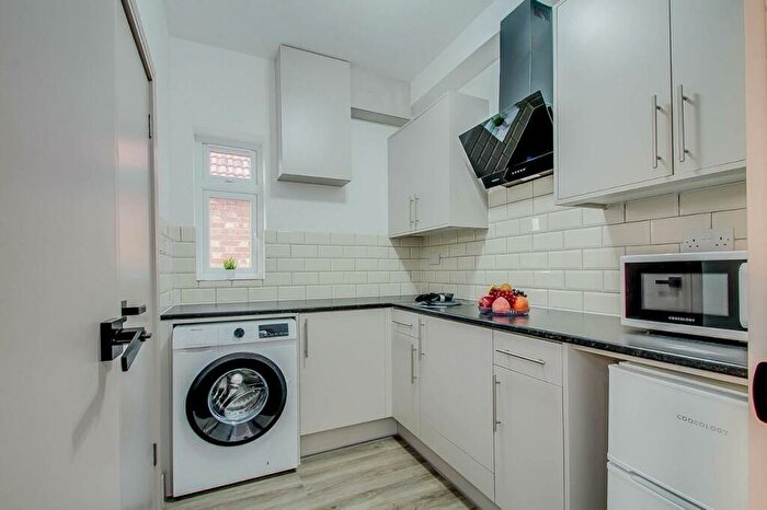 1 Bedroom Flat To Rent In Harrow View, Harrow, HA1