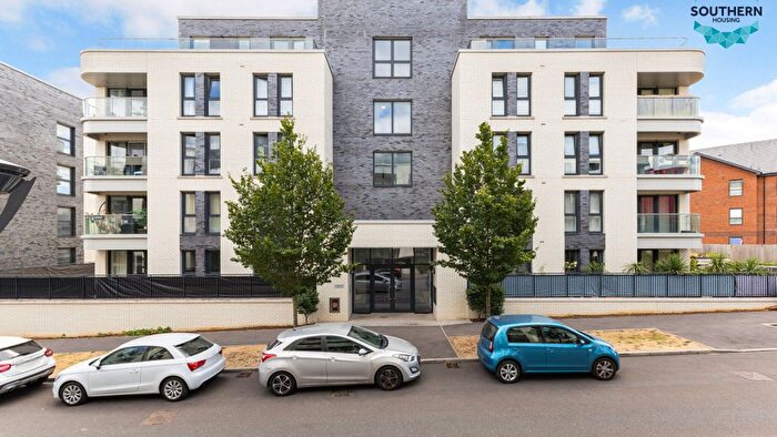 2 Bedroom Flat For Sale In Fairfields House, Longcross, KT16