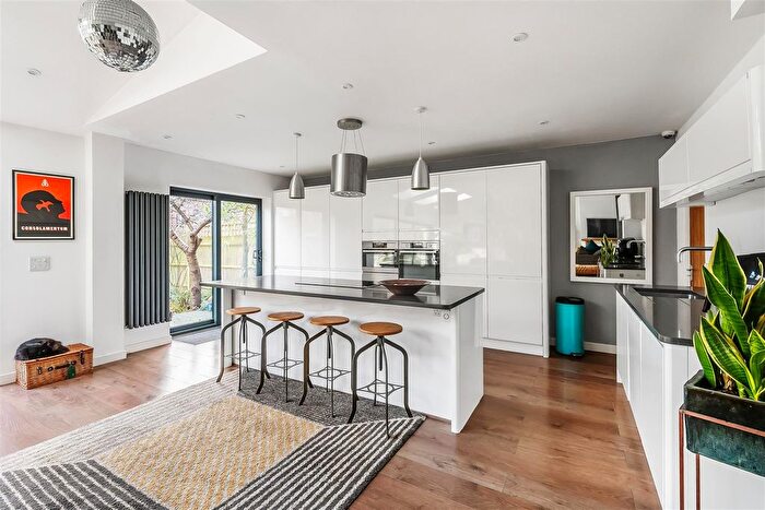 5 Bedroom Detached House For Sale In Kingston Road, Leatherhead, KT22
