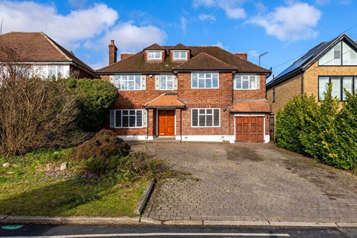 6 Bedroom Detached House To Rent In Glanleam Road, Stanmore, HA7
