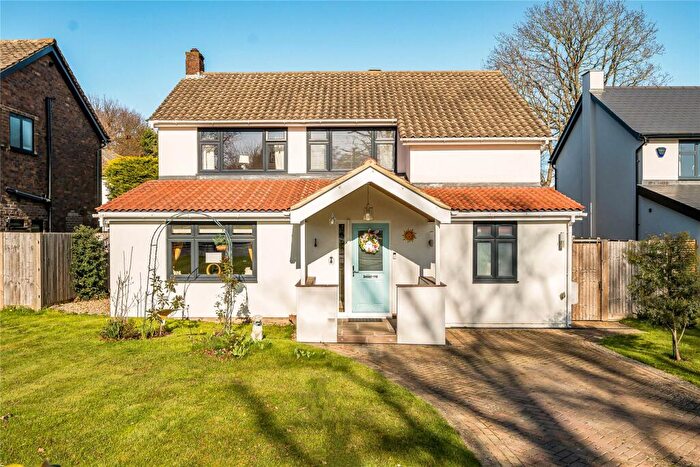 4 Bedroom Detached House For Sale In Wistaria Close, Orpington, BR6